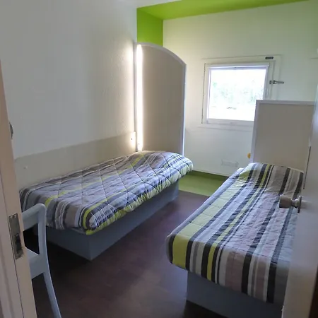 Hotel Hotelf1 De Provence 3*