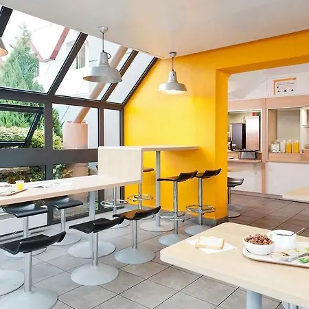 Hotel Hotelf1 De Provence 3*